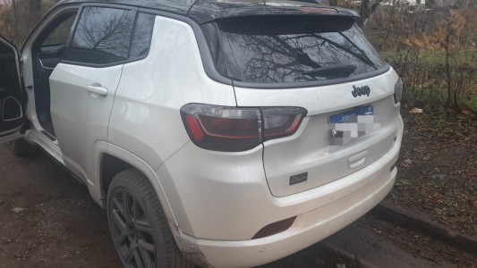 Robó una camioneta en el Cerro de las Rosas, huyó y lo atraparon en Villa Allende