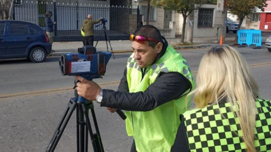 Casi la mitad de los conductores violó los límites de velocidad en el primer día de controles
