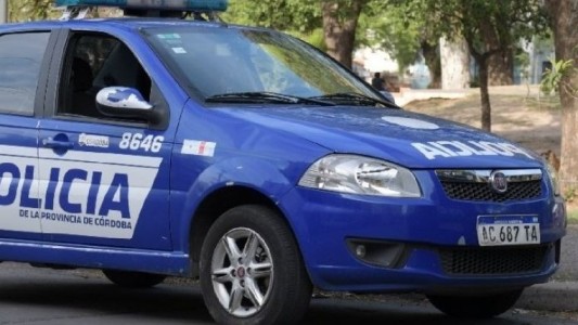 Intentó robar un auto, mordió al propietario y la arrestaron en Córdoba