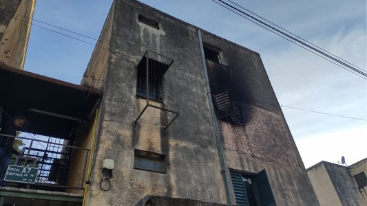Perdieron todo en un incendio y necesitan ayuda para restaurar su casa