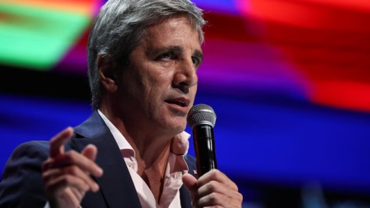 Caputo: "Hay que terminar con las coimas a intendentes y gobernadores"