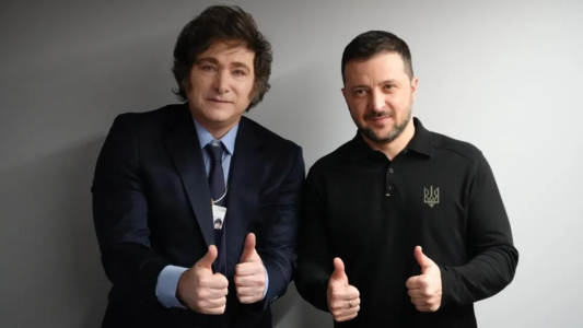 Milei habló con Zelenski y le dijo que "está dispuesto a colaborar personalmente para lograr" la paz