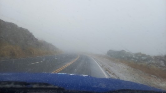 La nieve volvió a teñir de blanco a las Altas Cumbres