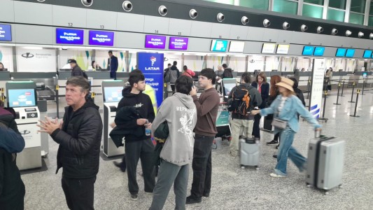 Continúa el paro de controladores aéreos en Córdoba