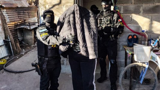 Coronel Moldes: FPA detuvo a tres personas por venta de drogas