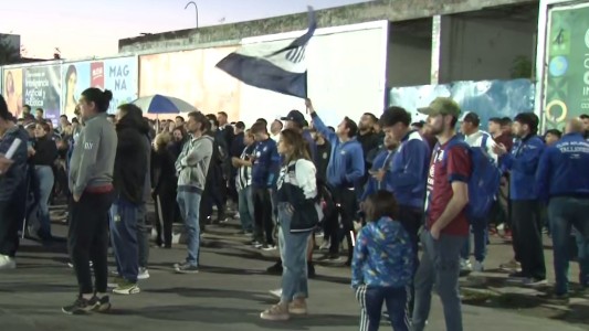 Banderazo de hinchas de Talleres en La Boutique