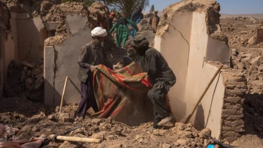 Terremoto en Afganistán: al menos 812 muertos y 2.817 heridos