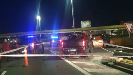 Persecución, choque y un detenido en la autopista Cámpora: conducía una camioneta robada