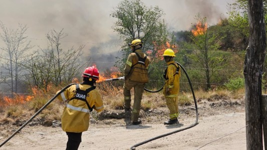 Alerta extrema por incendios en Córdoba: vientos fuertes elevan el riesgo