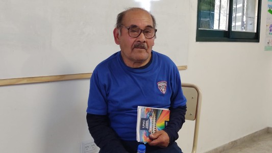 A los 73 años volvió a estudiar y sueña con ser abogado: “Todavía no caigo de lo que logré”