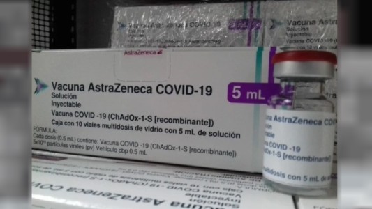 Demandan a AstraZeneca por presunta relación entre la vacuna y la muerte de un futbolista