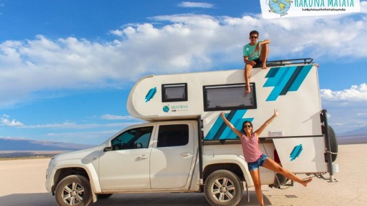 De Córdoba al mundo: una pareja cumple su sueño de recorrer el planeta en motorhome