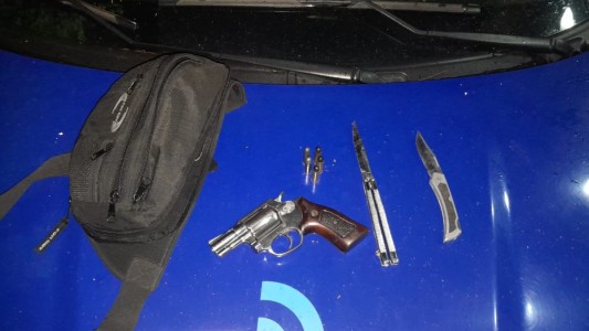 Detienen a cuatro personas por disturbios y portación de un arma en Granja de Funes