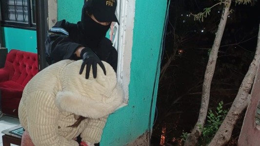 Lecciones peligrosas: tía enseña a su sobrino el “negocio” de la droga en Carlos Paz