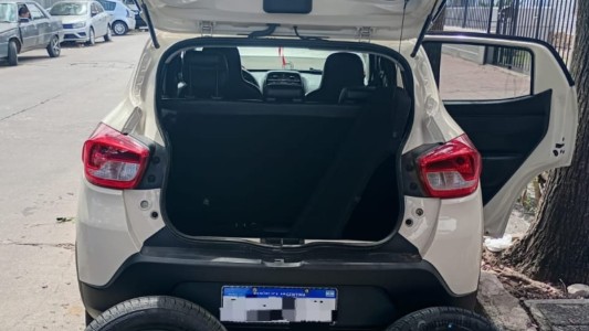 Policía recuperó un auto robado y detuvo a un menor de edad