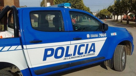 Detuvieron a un hombre en Villa Carlos Paz tras esconderse en una alcantarilla