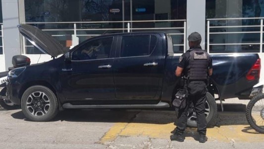 Recuperaron en Villa Carlos Paz una camioneta robada en Buenos Aires y detuvieron al conductor