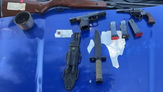 Conflicto familiar terminó con un detenido y el secuestro de armas en Villa Urquiza