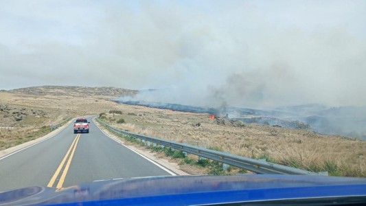 Cortaron el Camino de las Altas Cumbres por el fuego en la Quebrada del Condorito