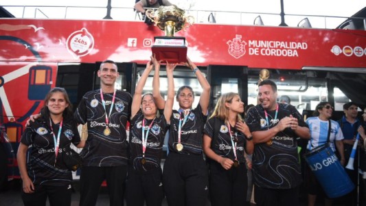 Las Murciélagas celebraron el Bicampeonato Mundial en el Club Municipalidad