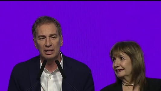 En compañía de Bullrich, Santilli celebró el triunfo en comicios y reconoció: "Nunca pensé estar hoy acá"