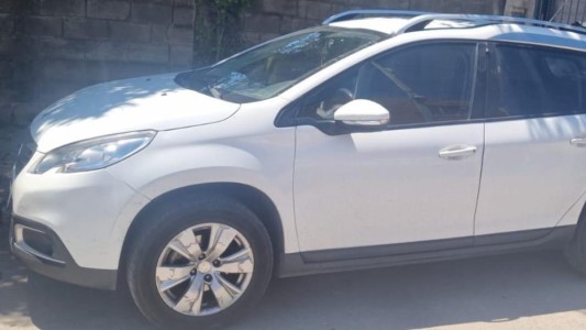 Recuperaron un auto robado y hallaron un desarmadero con autopartes