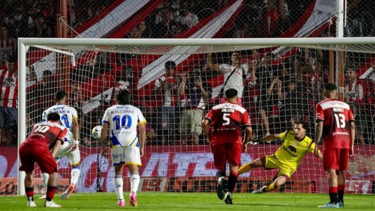 Rosario Central dio vuelta el partido ante Instituto y se quedó con la cima del Grupo B