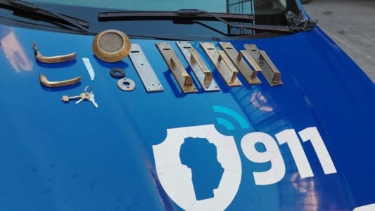 Robo insólito: atraparon a un hombre que robaba picaportes