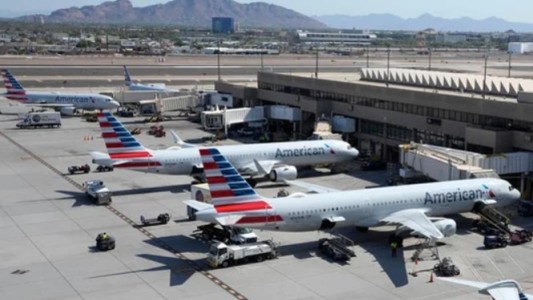 Cielo bajo presión: miles de vuelos afectados y alerta de seguridad