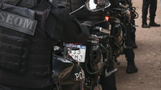 Barrio Zumarán: lo sorprendieron en moto con un arma cargada y fue detenido