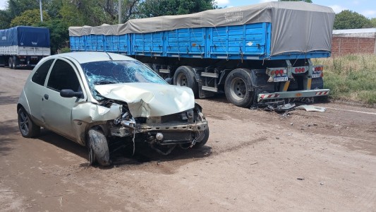 Dos personas embestidas por un automóvil en Colonia Caroya: la conductora permanece internada