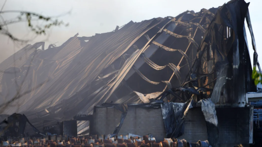 Comienzan las pericias para determinar cómo se inició el incendio en Ezeiza