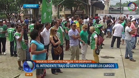 Conflictos en Unquillo por municipales despedidos.