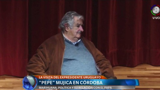 Mujica en Córdoba "No defiendo las adicciones, pero acá hay un problema de cantidad en el consumo"