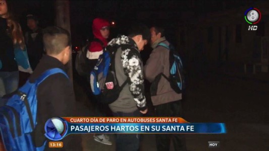 Paro de Autobuses Santa Fe miles de usuarios de a pie