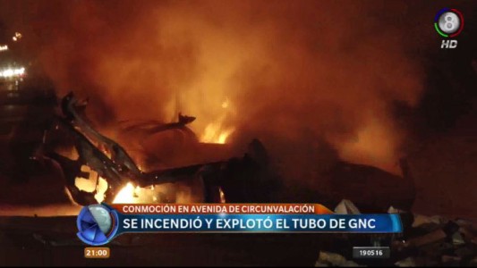 Se incendió un utilitario en Av Circunvalación