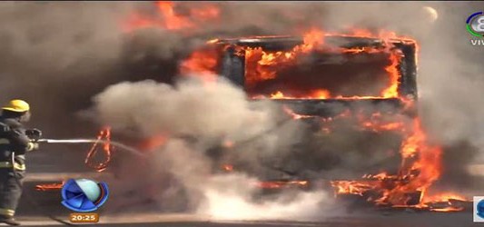 Se incendió un Trolebus en Plaza de las Américas