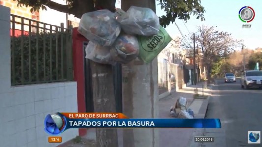 Por el paro del Surbac la ciudad tapada de basura