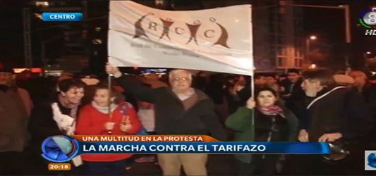 Vecinos marcharon por el centro contra el Tarifazo