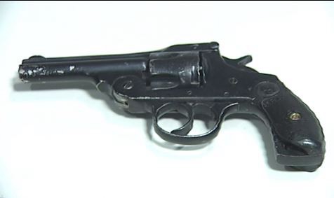 Alumna fue al colegio con un revólver calibre 38