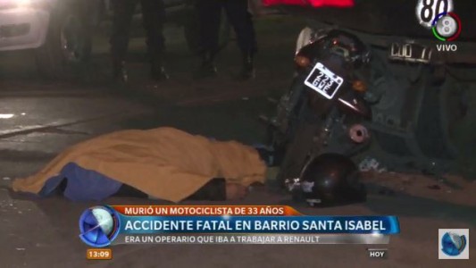 Operario muere al chocar contra un camión