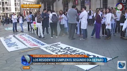 Médicos residentes cumplieron el segundo día de paro