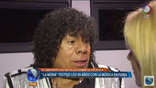 "La Mona" cumplió 49 años con la música y anticipa su película