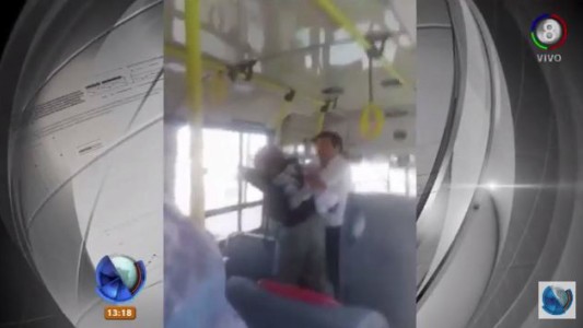 Suspendieron a un chofer por agresiones a un pasajero