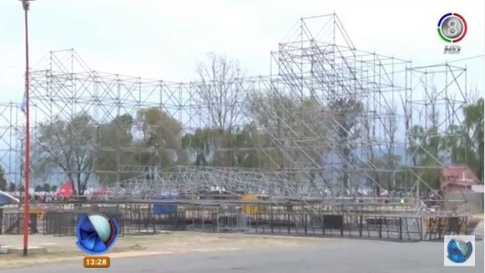 Preparativos en Carlos Paz para la fiesta de la primavera
