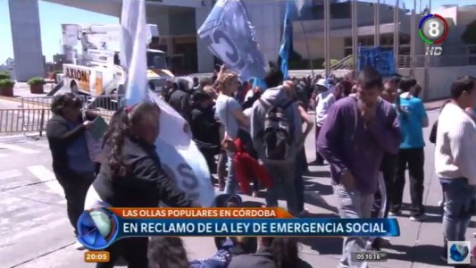 Olla popular frente al Sheraton Hotel