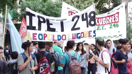 Alumnos del IPET 248 reclaman por problemas edilicios