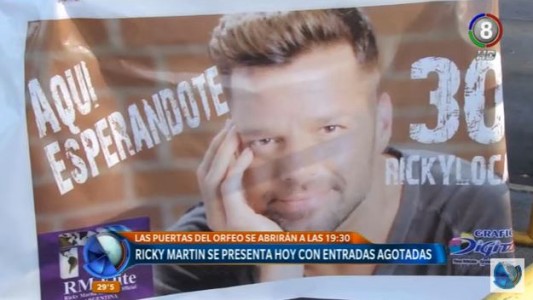 Fanáticas y la locura por Ricky Martin que se presenta esta noche en Orfeo