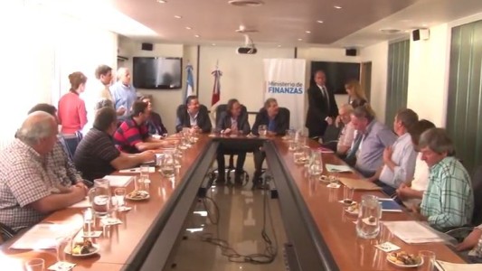 Otorgarán créditos para los damnificados por la pedrea en Colonia Caroya