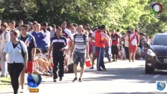 River vs. Central | Largas filas de hinchas en busca de su entrada